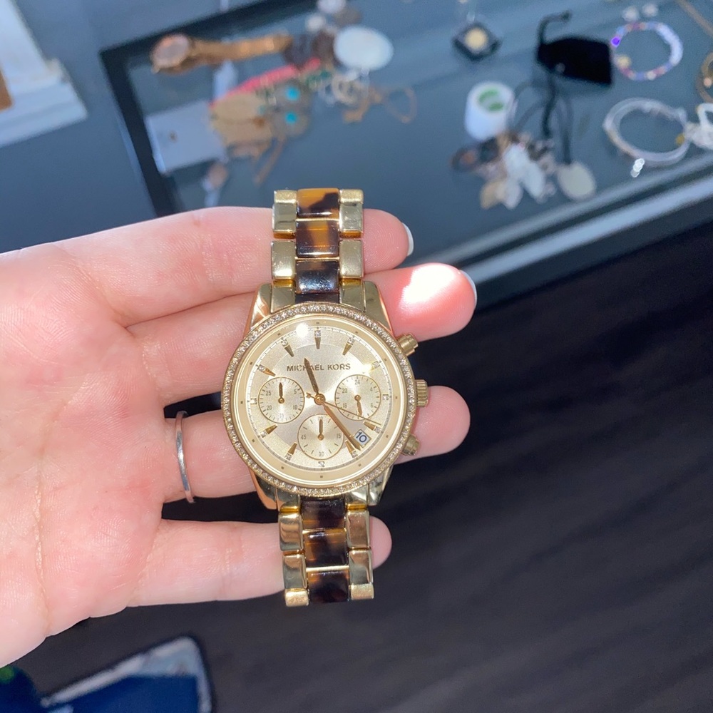 Michael Kors Tortoise Shell Watch - Picture 3 of 5
